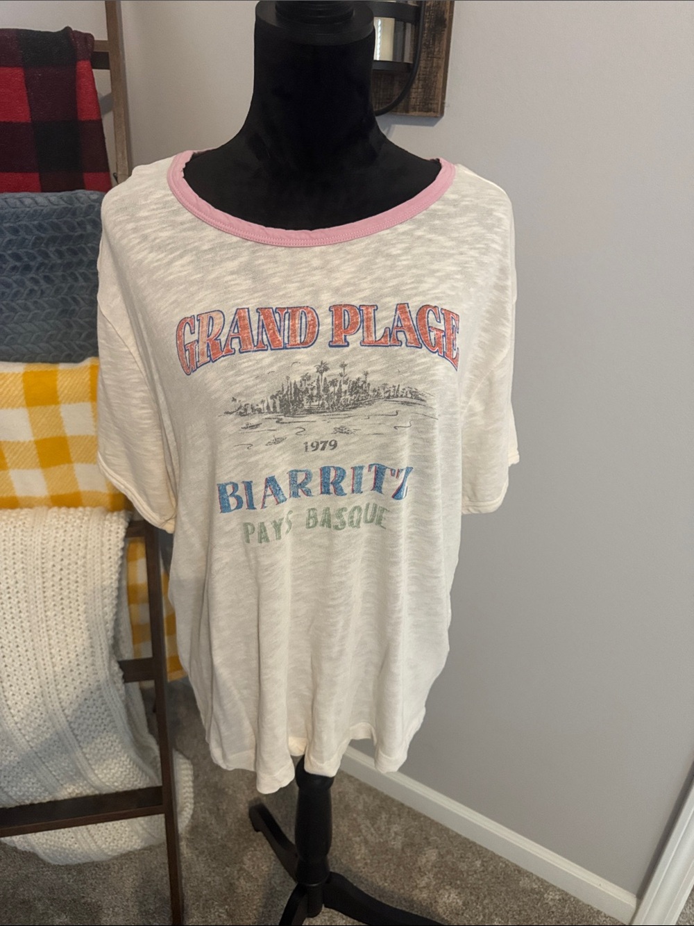 Pilcro White Graphic Tee with Pink Trim